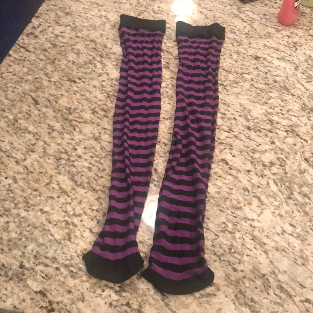 Thigh high black/purple stockings